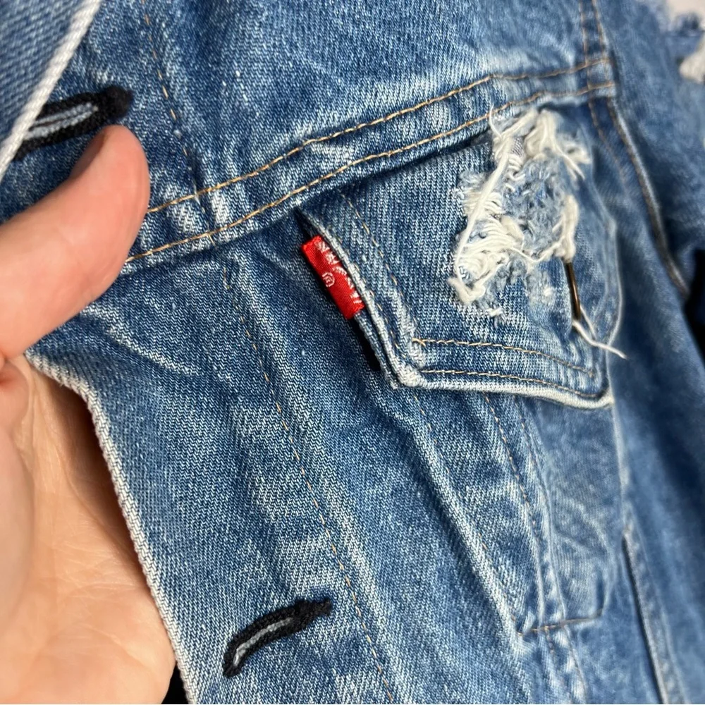 Levi's Vintage Denim Jacket‎ Women's Blue Jean Medium Wash Faded Distressed